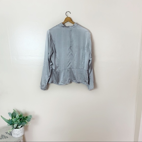 [Charter Club] Silver Silk Button Down Long Sleeve Top - Picture 6 of 7